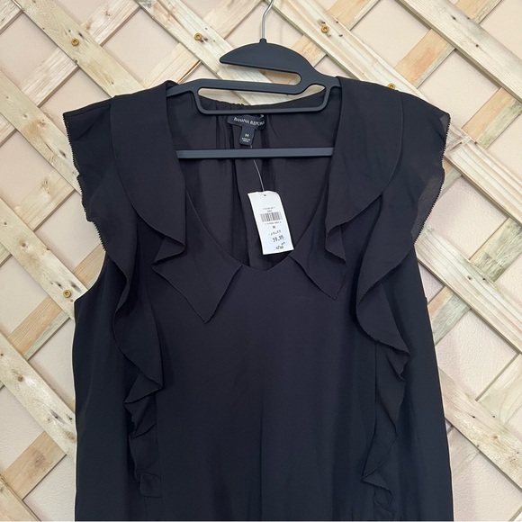 Banana Republic NWT Tiered Ruffle Dress Size Medium - Picture 3 of 6